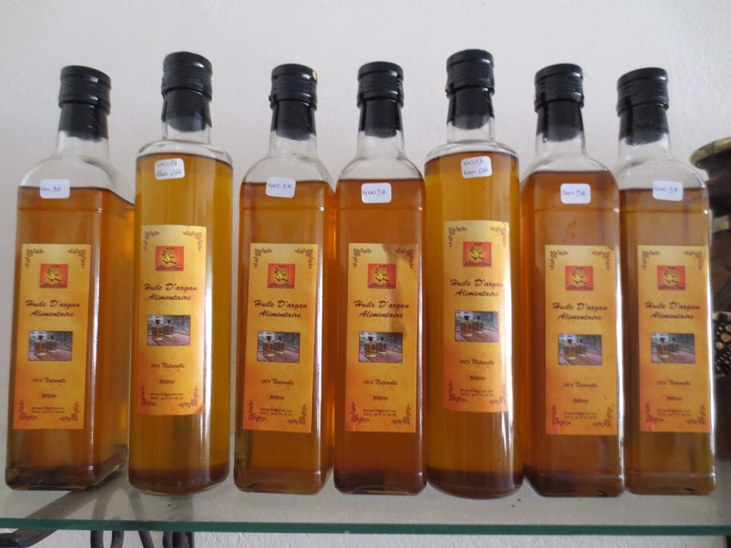 Argan yağı ve argan meyveleri