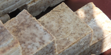 Çay ağacı yağı şişesi