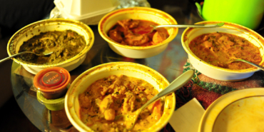Çorba, ana yemek ve salatadan oluşan iftar sofrası
