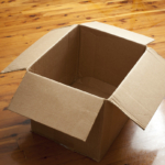 Depoda kargo paketleri hazırlanıyor