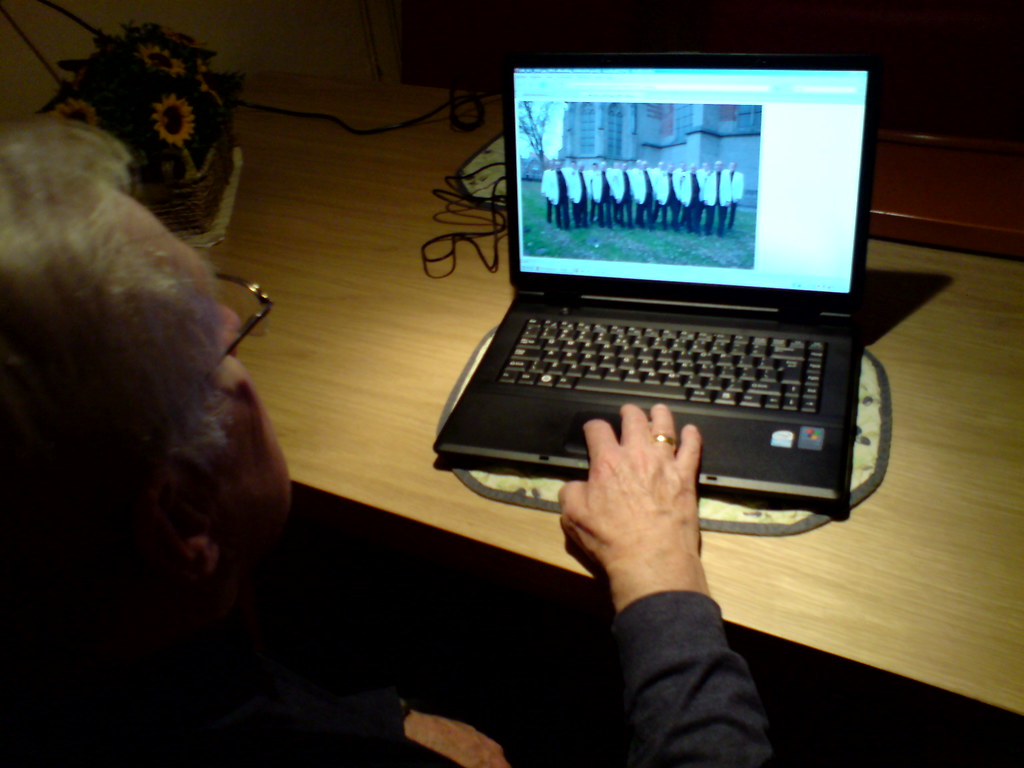 Laptop ve kablosuz ağ bağlantısı